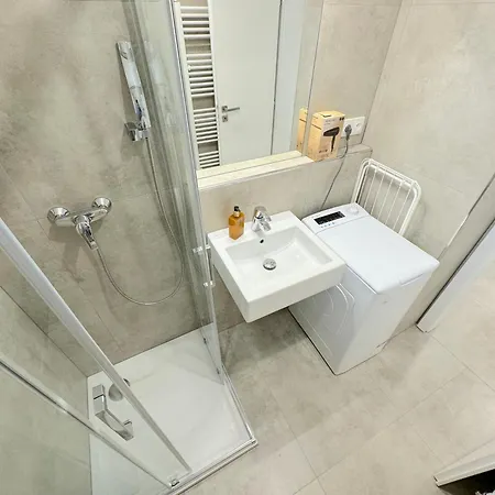 Krasny - 2 V Blizkosti Centra * 브라티슬라바