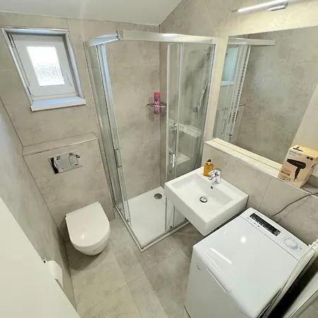 아파트 Krasny - 2 V Blizkosti Centra 브라티슬라바