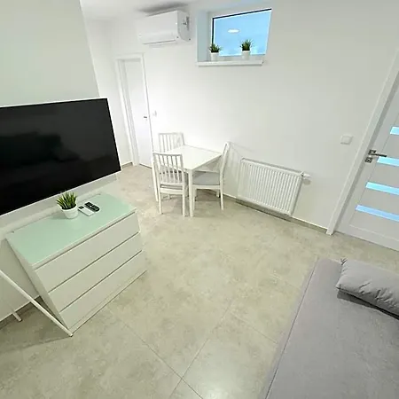 Krasny - 2 V Blizkosti Centra Lägenhet Bratislava
